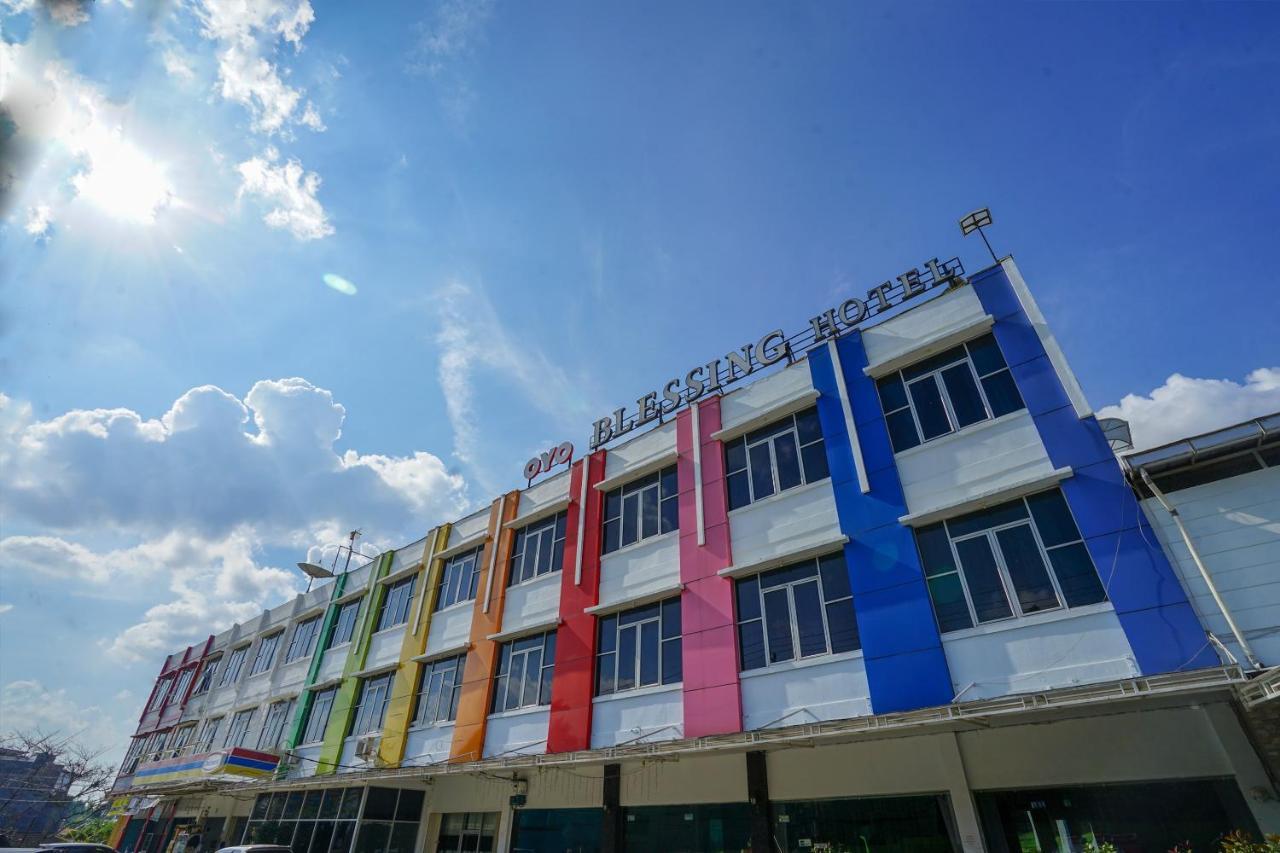 Oyo 575 Blessing Hotel Palembang Exteriér fotografie