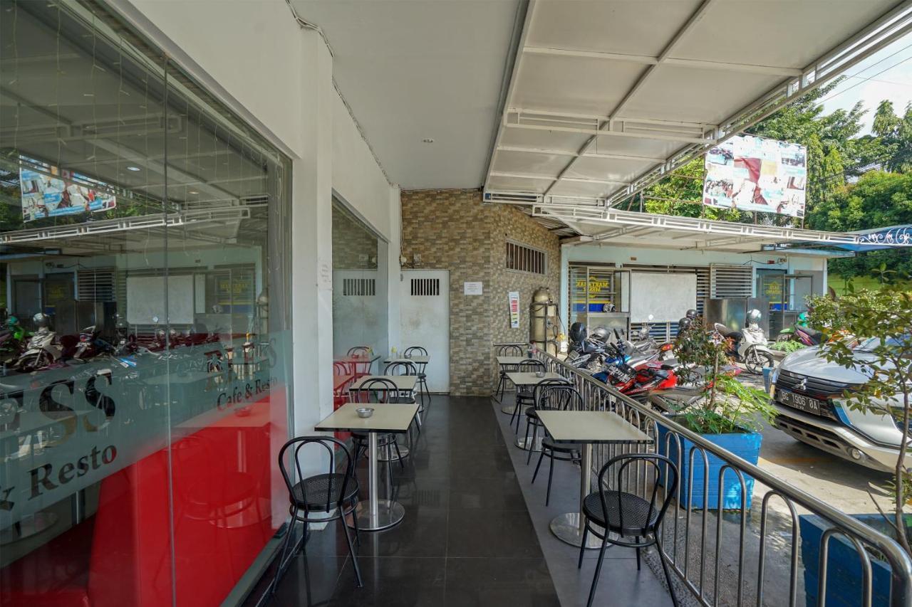 Oyo 575 Blessing Hotel Palembang Exteriér fotografie